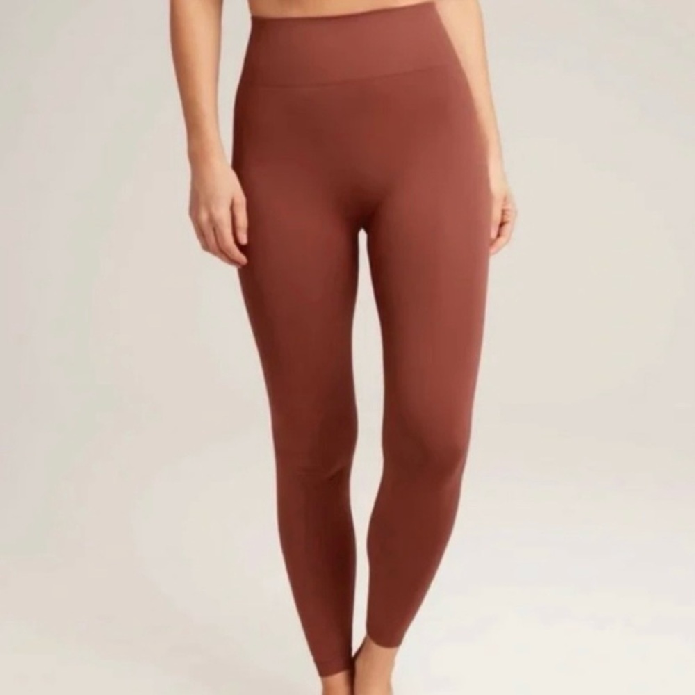 NWT Knix Good to Go seamless high-waisted leggings. 🧡